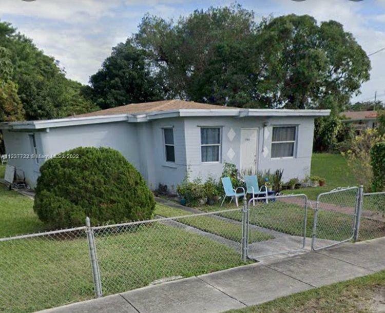 Property Photo:  17455 SW 105th Ave  FL 33157 