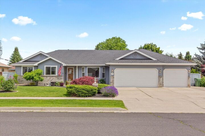10716 N Iroquois Dr  Spokane WA 99208 photo