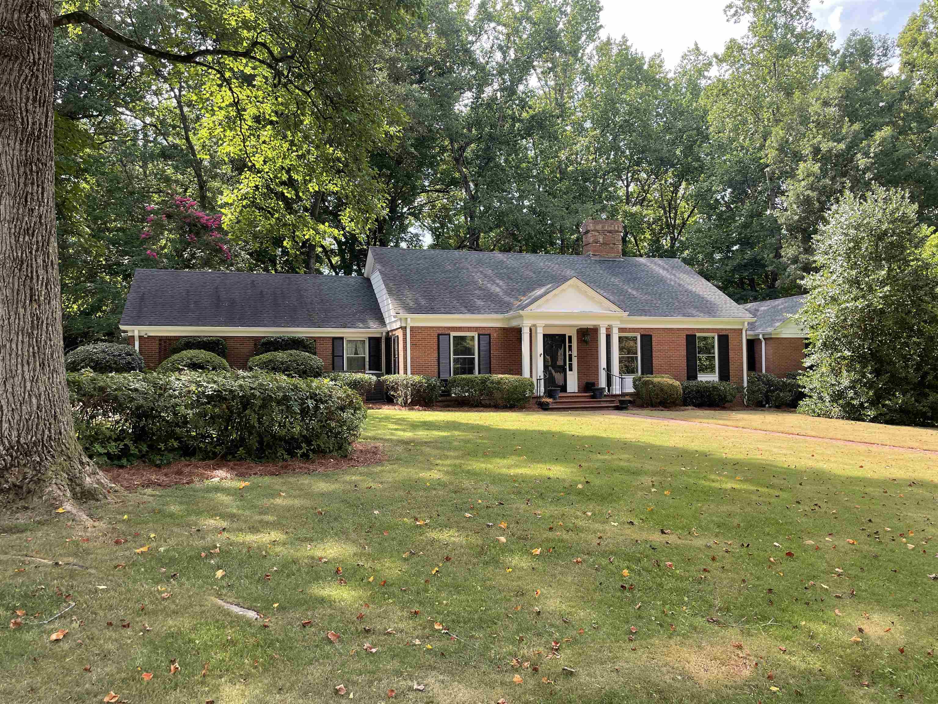 704 Brookfield Road  Spartanburg SC 29302-2801 photo