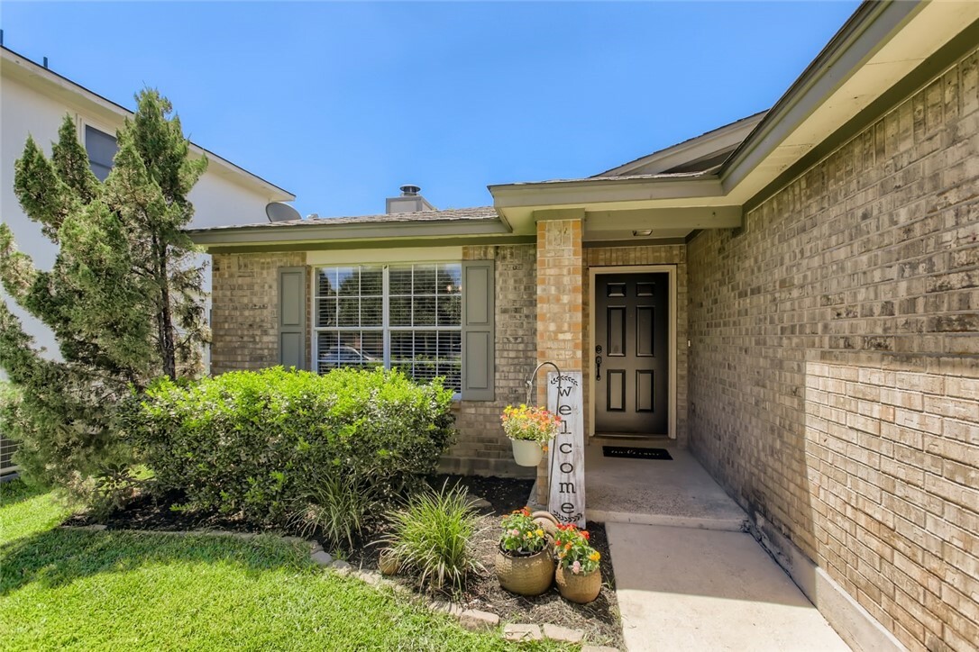 Property Photo:  106 Brentwood Drive  TX 78641 