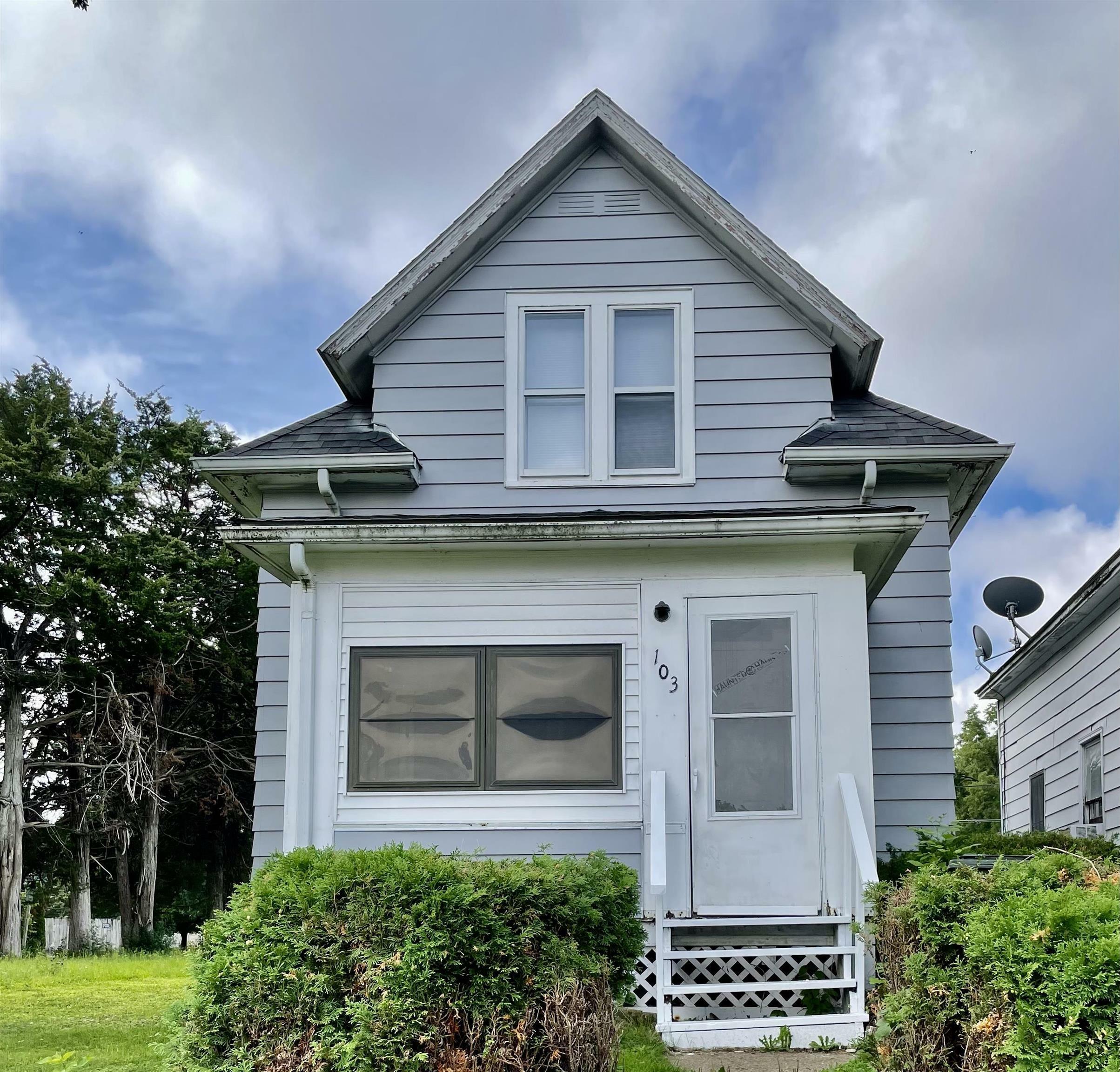 Property Photo:  103 Summit Avenue  IA 50701 