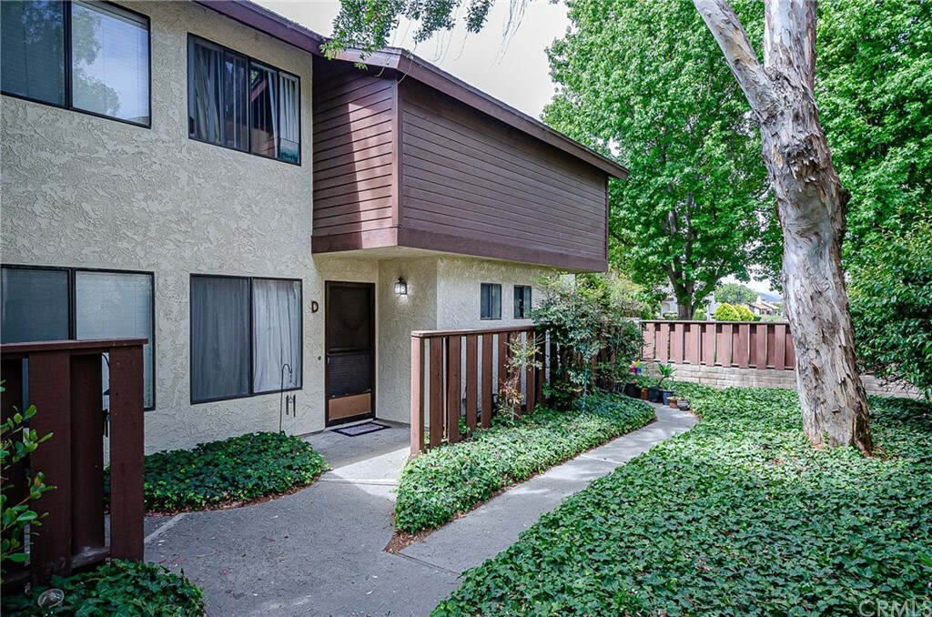 Property Photo: 1204 E Walnut Avenue D CA 93436