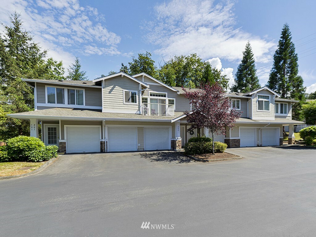 Property Photo:  4021 S 222nd Place 203  WA 98032 