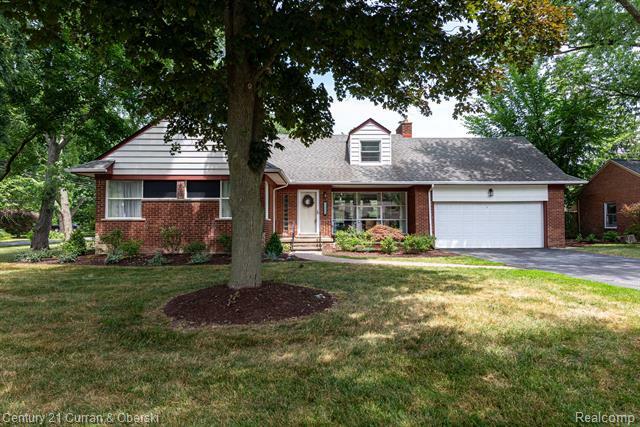 Property Photo:  18910 Bungalow Drive  MI 48076 