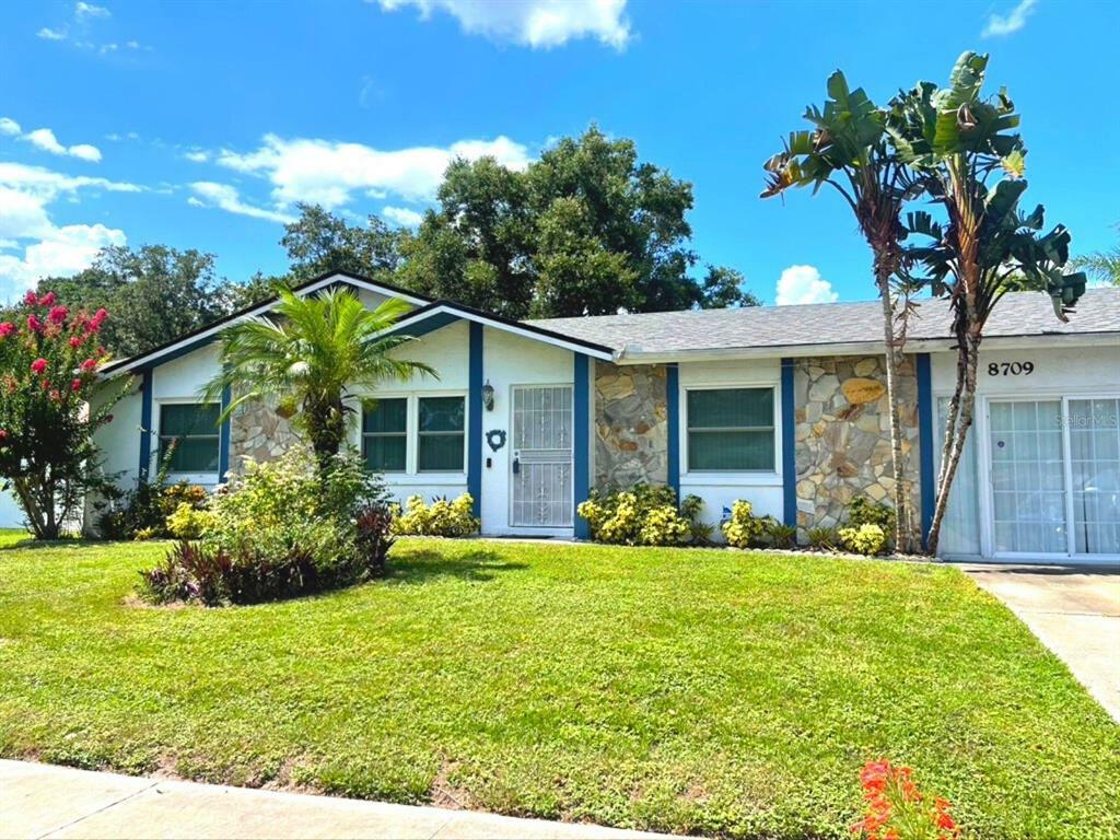 Property Photo:  8709 Brackenwood Drive  FL 32829 