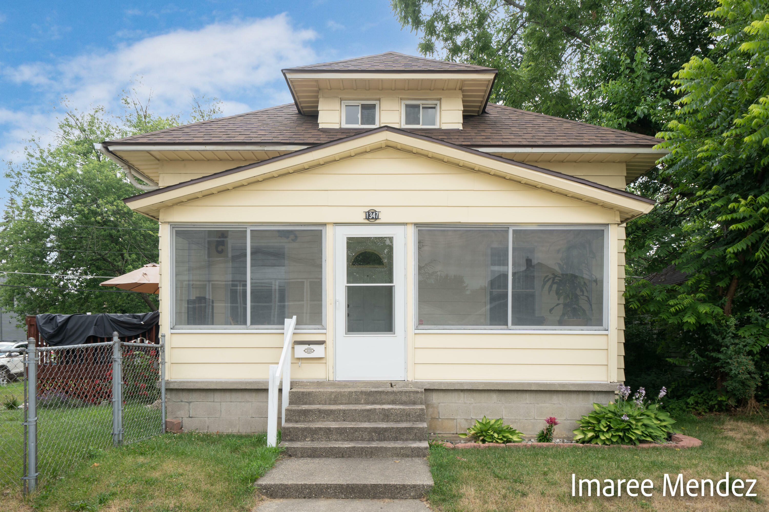 Property Photo: 1347 Anderson Place NW MI 49504