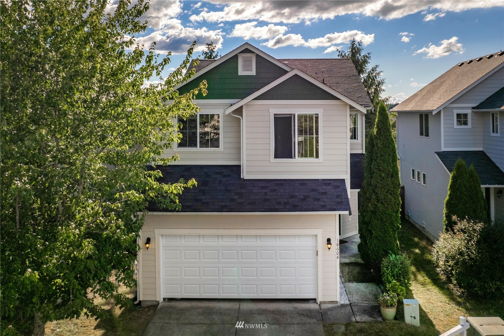 Property Photo: 18608 98th Avenue E WA 98375