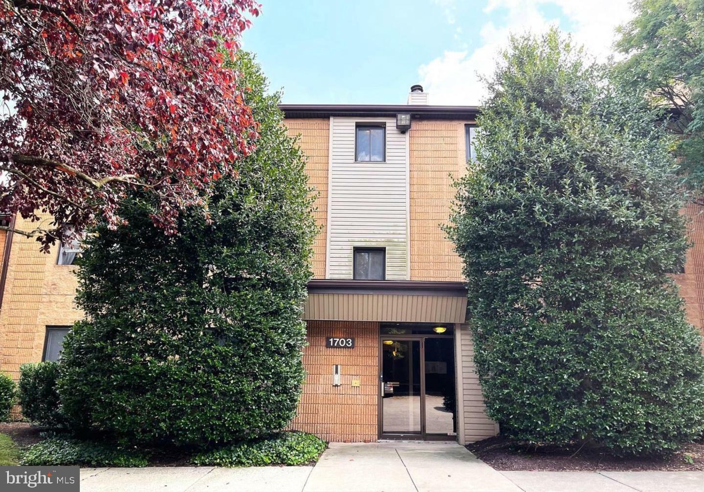 Property Photo:  1703 Mount Washington Court C  MD 21209 