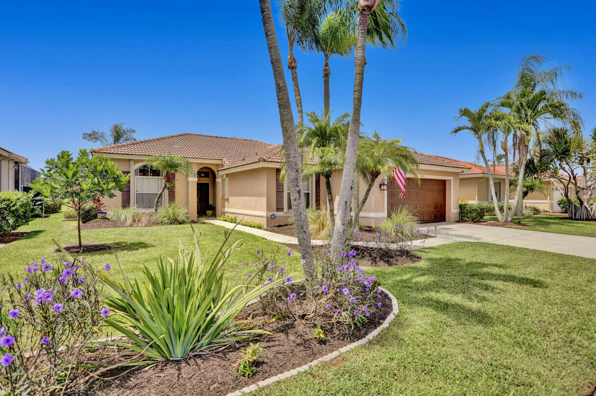 Property Photo:  6034 Las Colinas Circle  FL 33463 