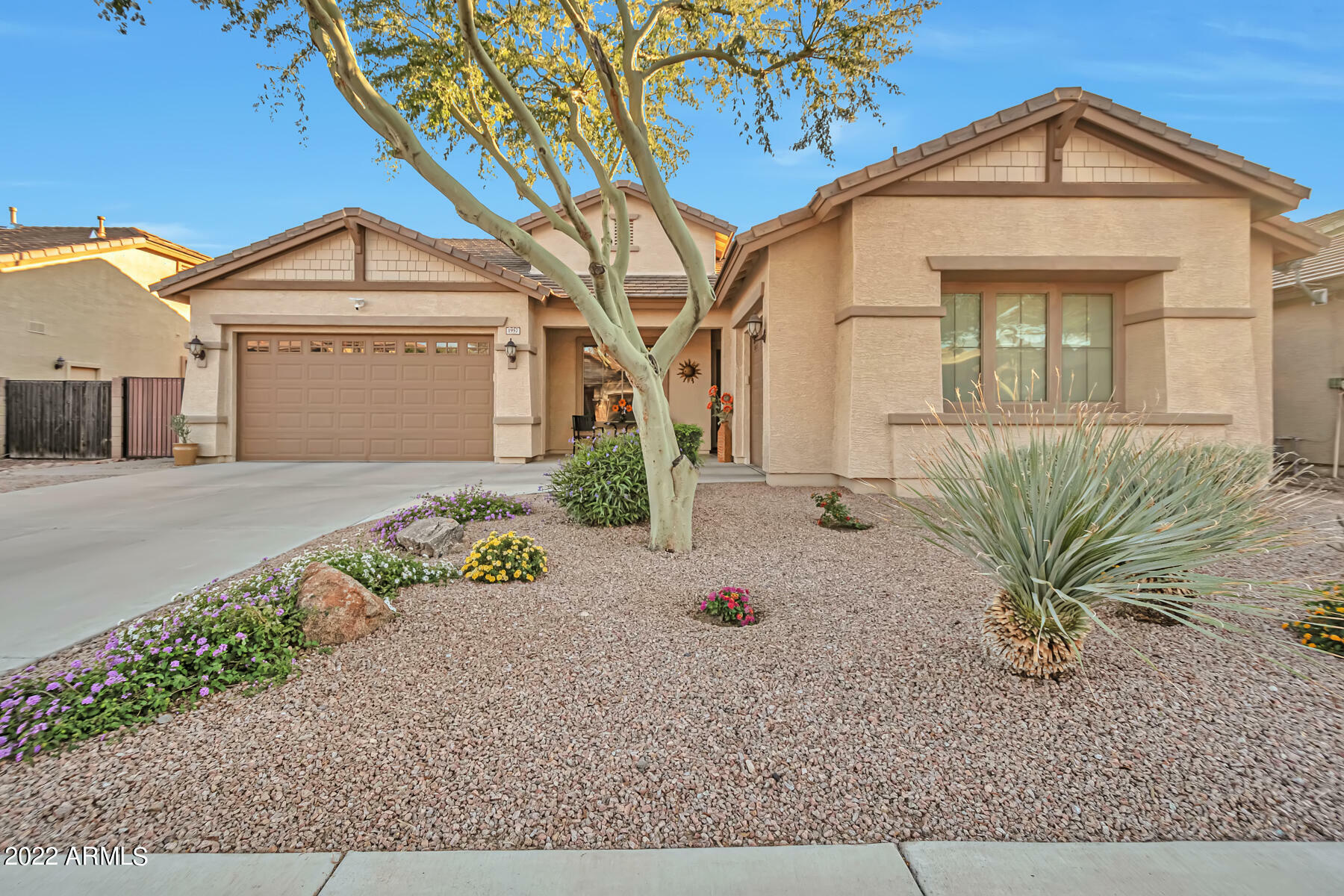 Property Photo: 1957 E Glacier Place AZ 85249