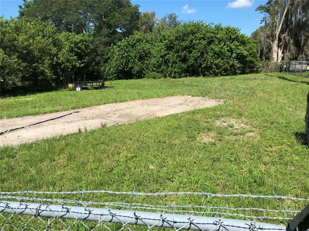 Property Photo:  1107 Memorial Drive  FL 33825 