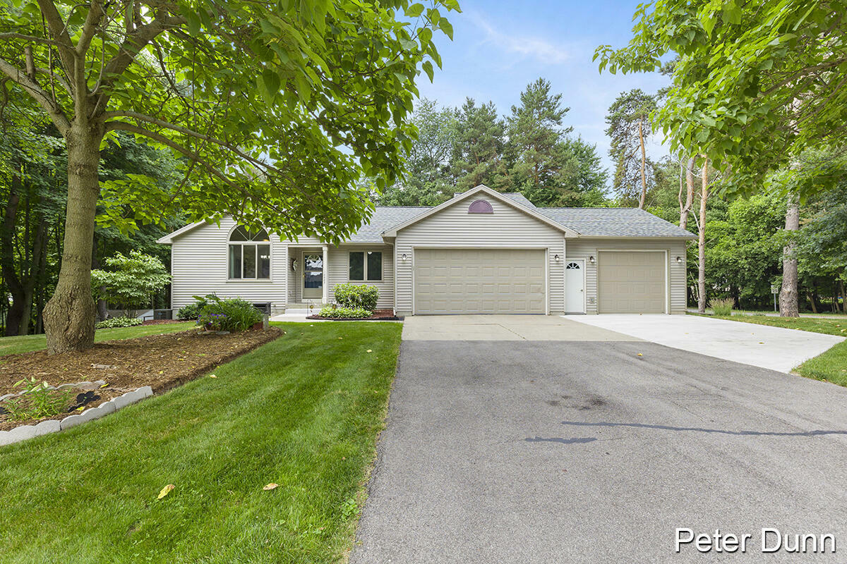 Property Photo: 10687 Ridgewood Drive MI 48838