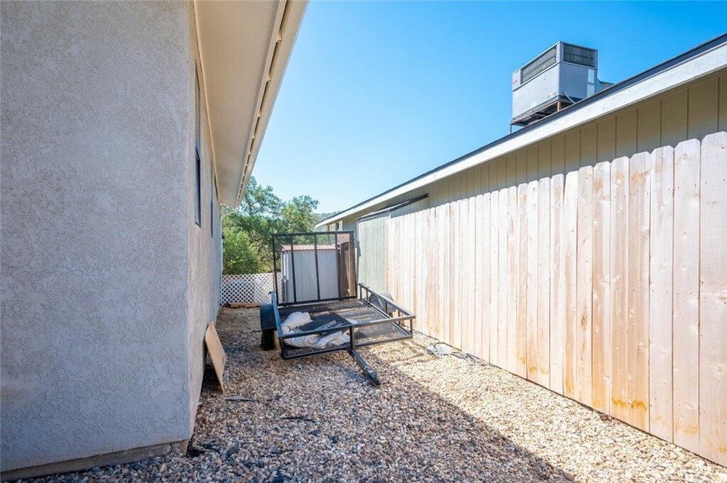 Property Photo:  1990 Green Brook Lane  CA 93446 