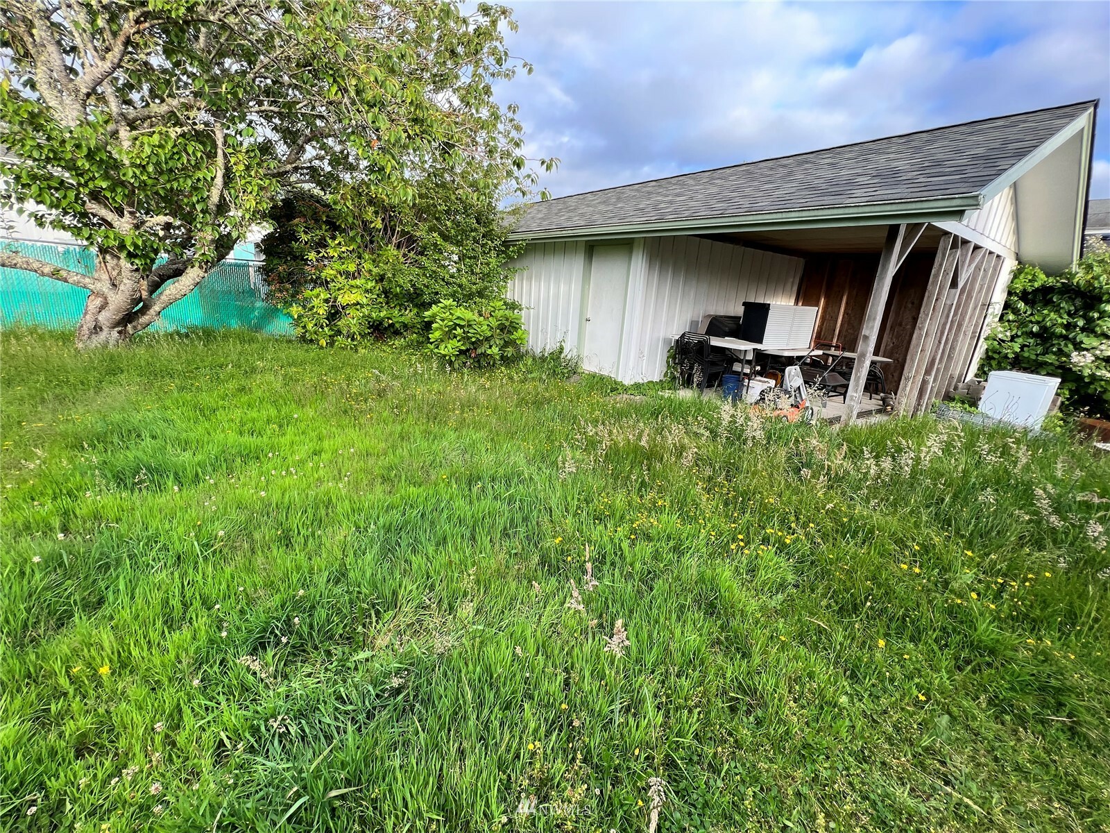 Property Photo: 311 3rd Street SE WA 98631