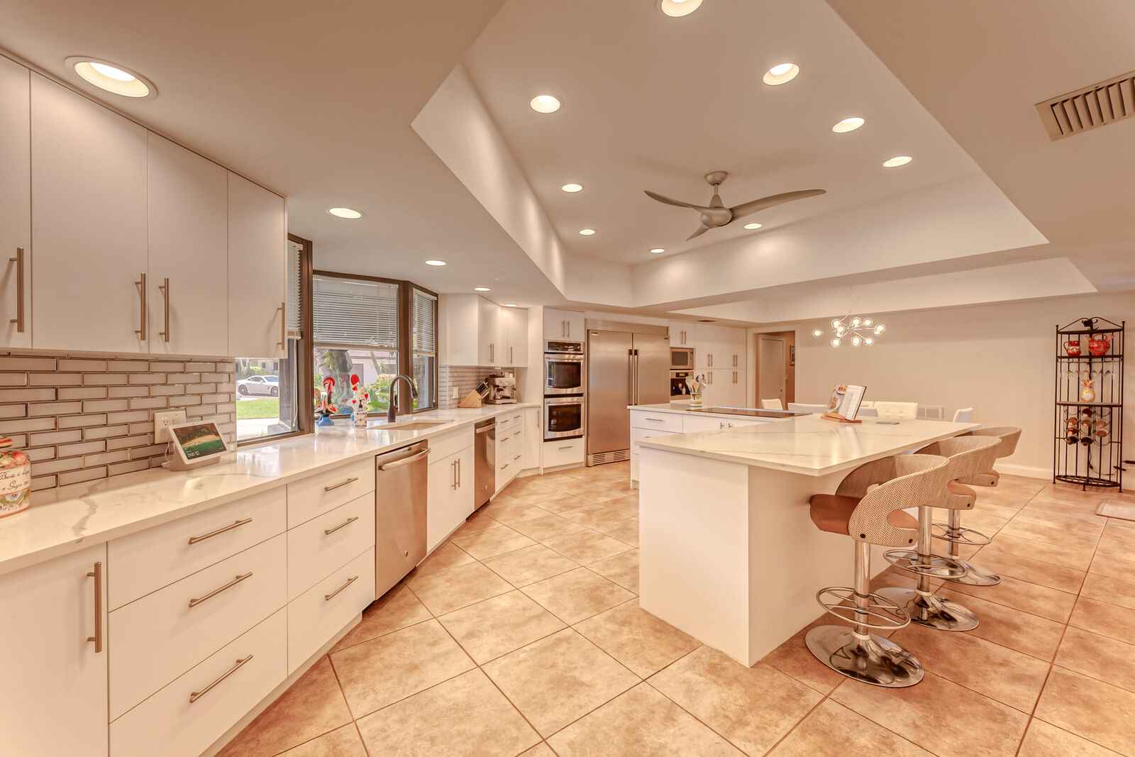 Property Photo:  5301 Woodlands Boulevard  FL 33319 