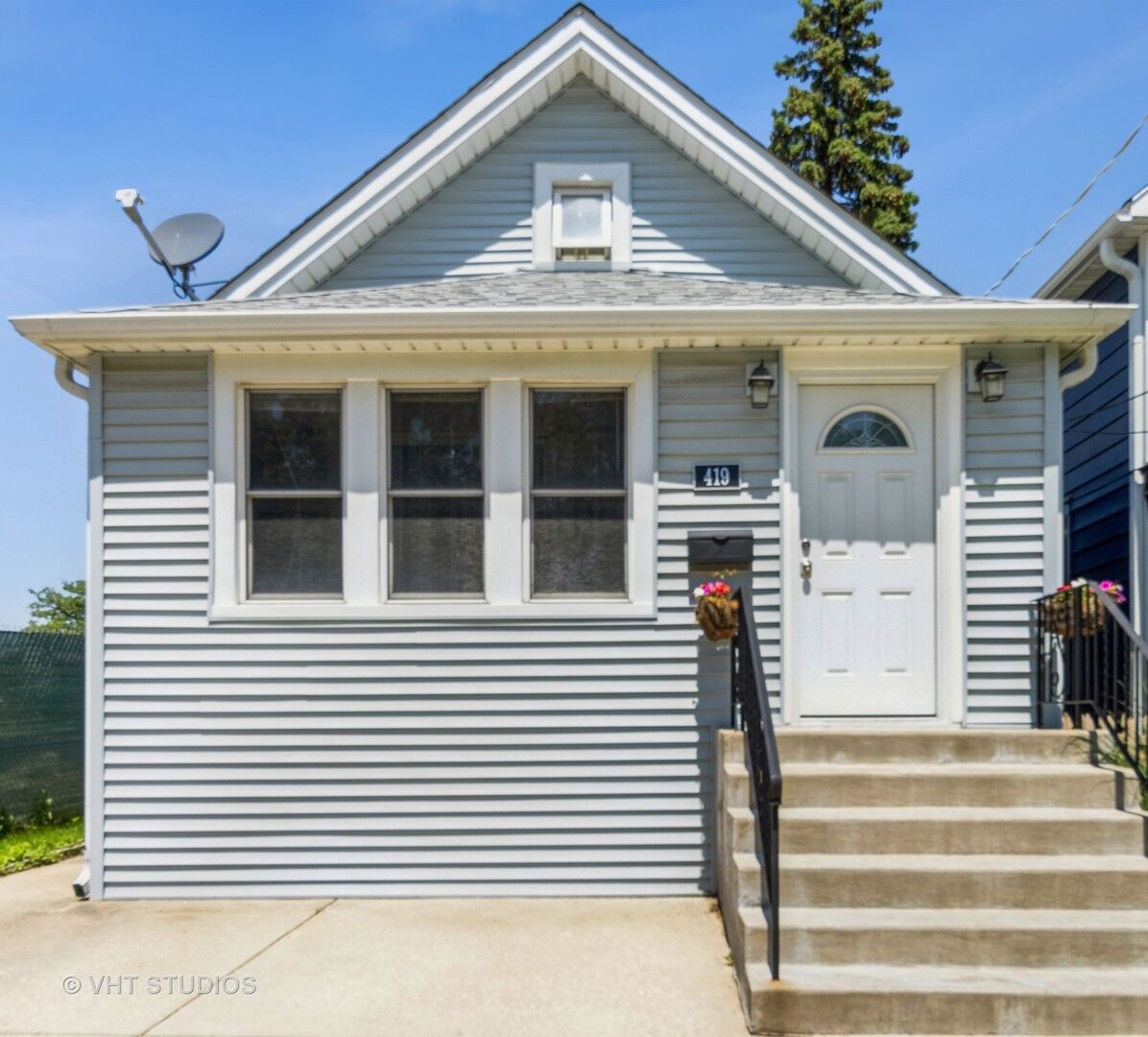 Property Photo:  419 Bloom Street  IL 60035 