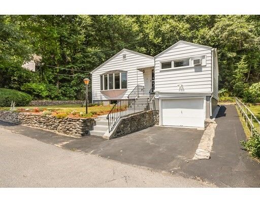 Property Photo:  5 Almount Ter  MA 01420 
