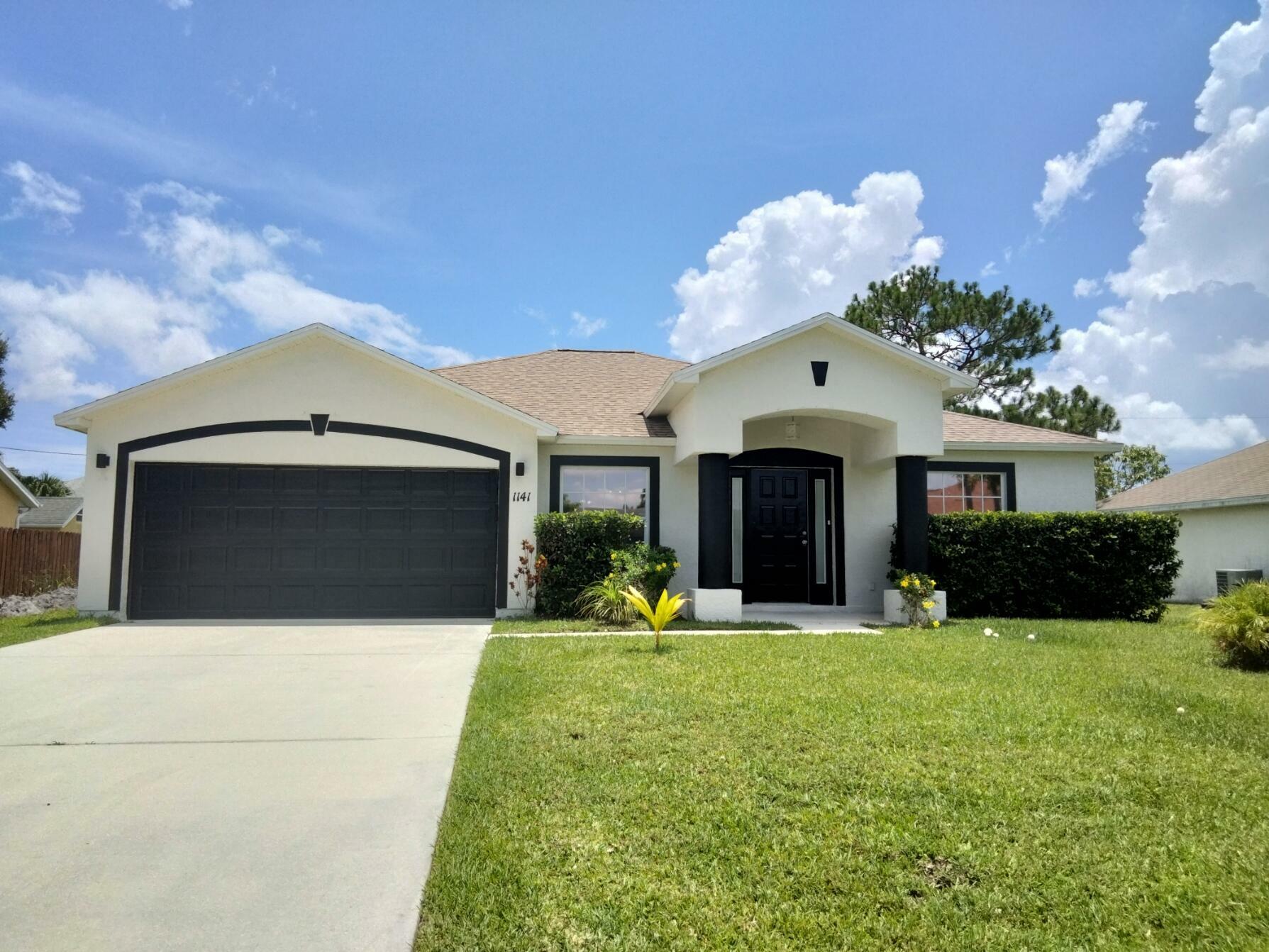 Property Photo:  1141 SW Broadview Street  FL 34983 