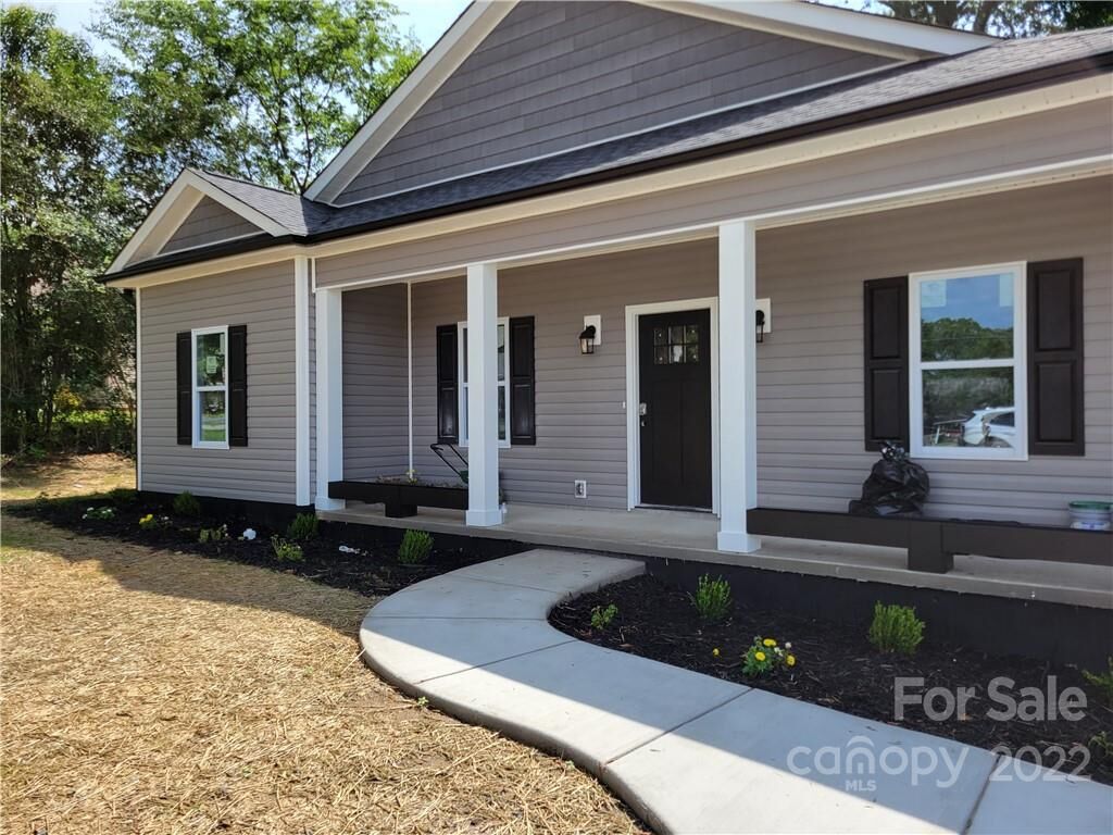 Property Photo:  502 Wright Avenue  NC 28083 