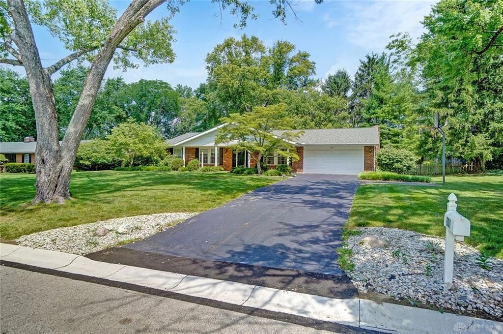 Property Photo: 631 Deauville Drive OH 45429