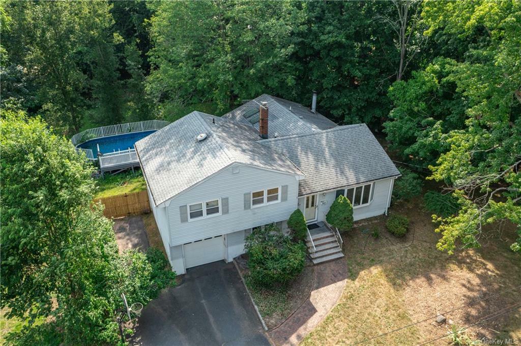 Property Photo:  83 Pine Tree Lane  NY 10983 