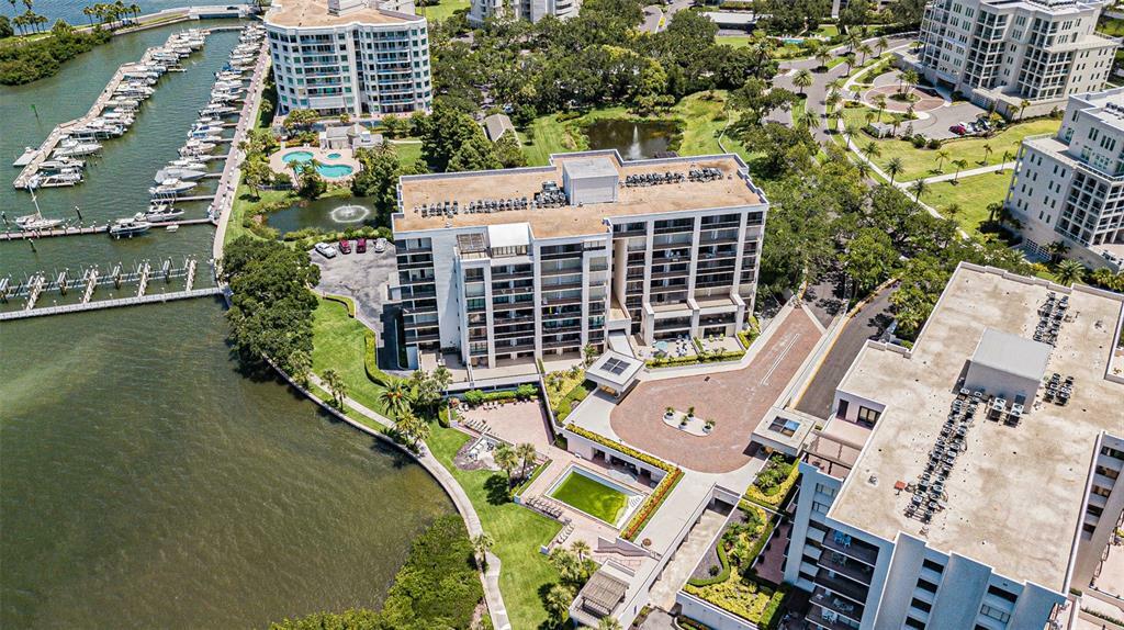 Property Photo: 8 Belleview Boulevard 101 FL 33756