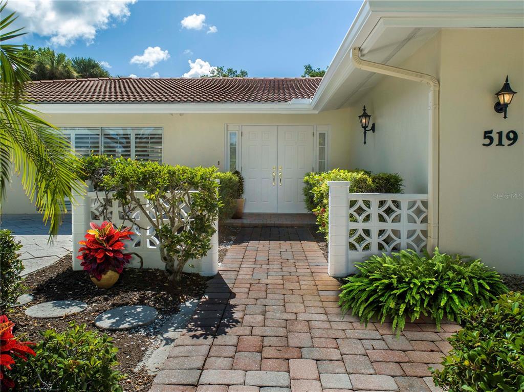 Property Photo: 519 Blue Jay Place FL 34236