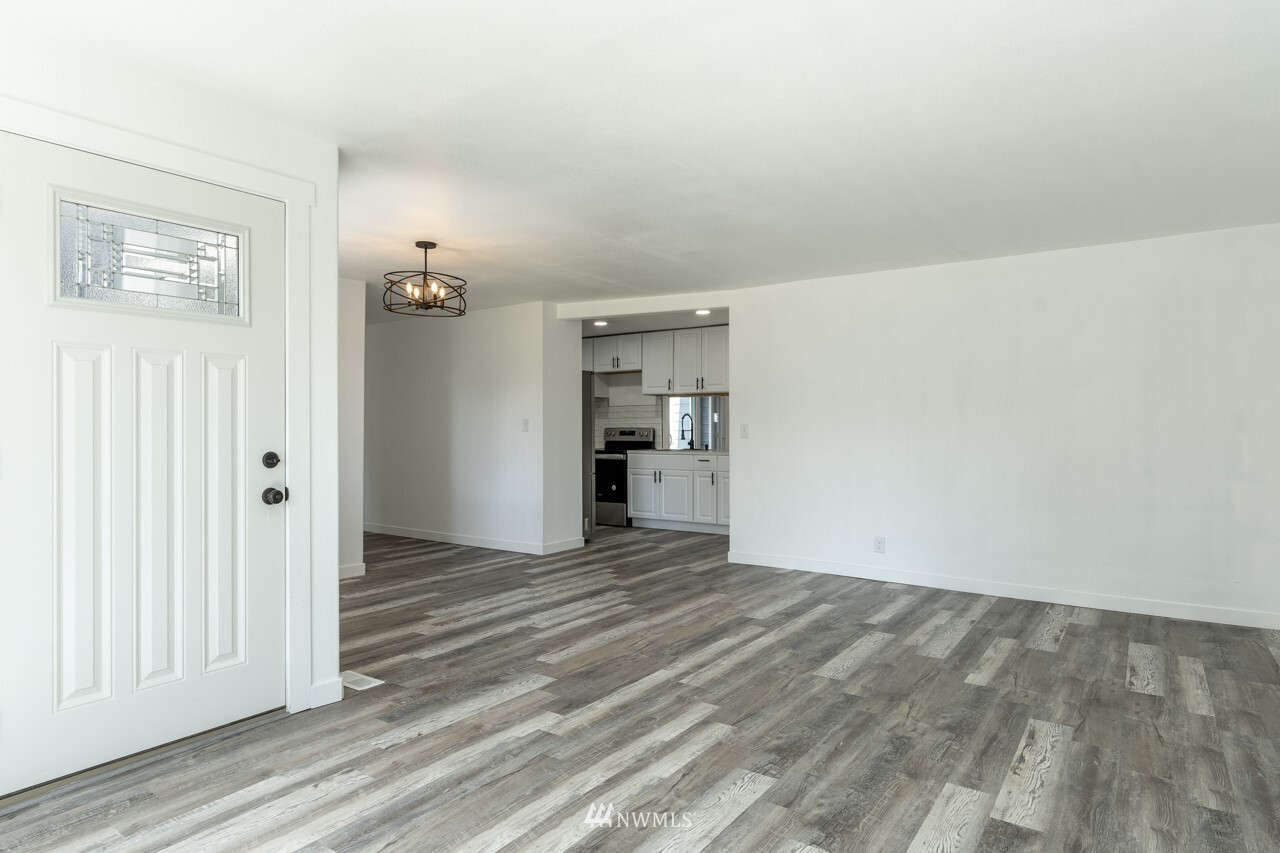 Property Photo: 1305 D SW WA 98823