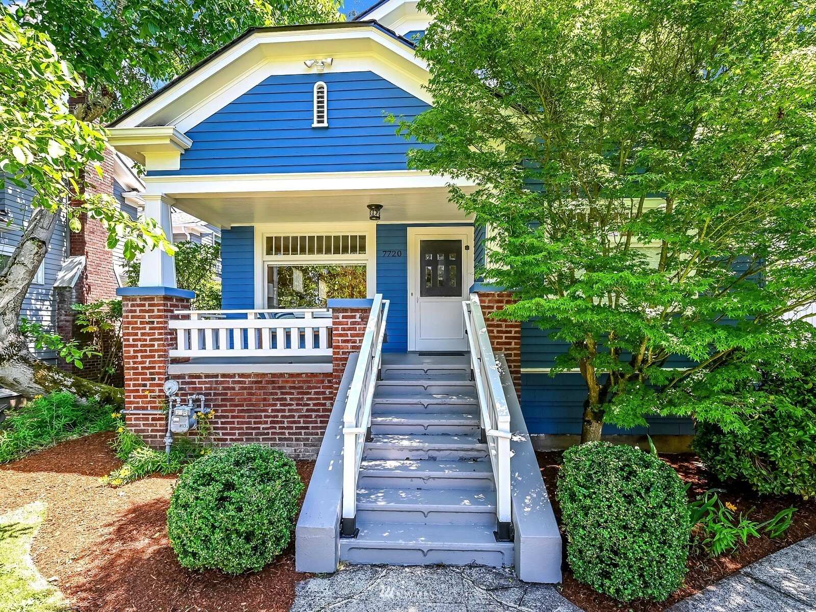 Property Photo: 7720 32nd Avenue NW WA 98117