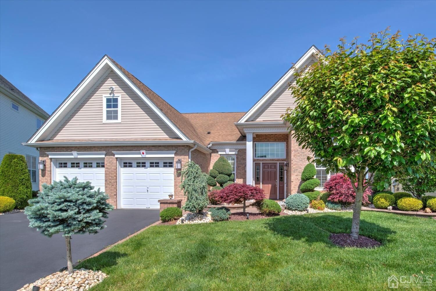 Property Photo:  4 Riviera Drive  NJ 08831 