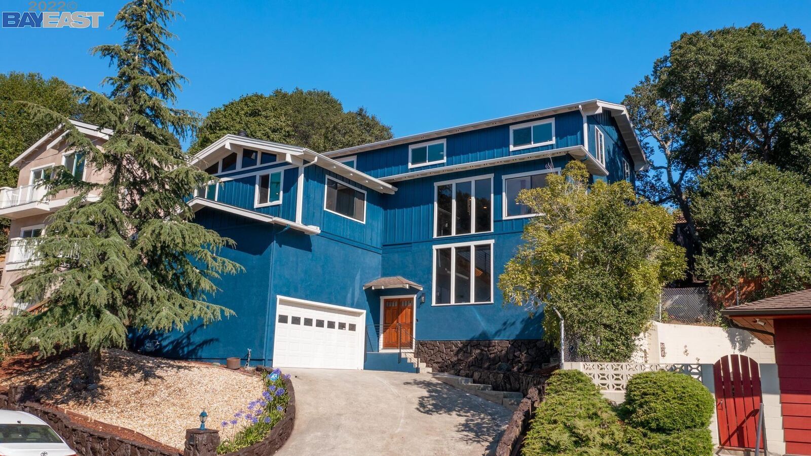 Property Photo:  3320 Sarazen Ave  CA 94605 