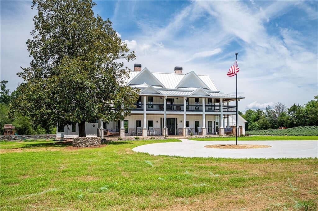 Property Photo:  24 Gaines Road NW  GA 30121