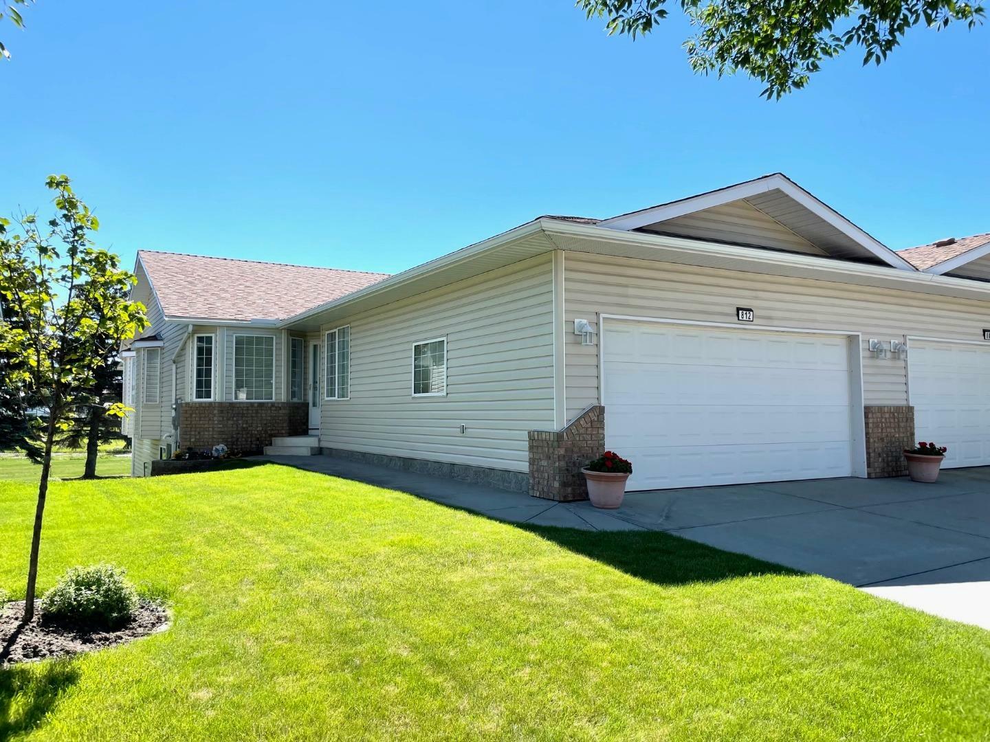Property Photo: 812 Riverside Drive NW AB T1V 1S3