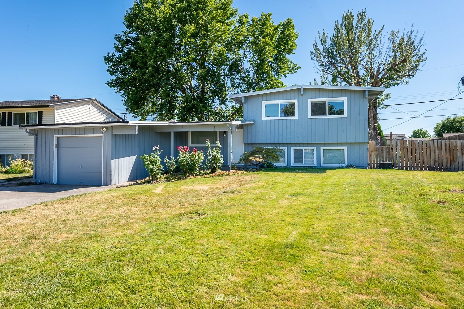 Property Photo:  1032 S Dahlia Drive  WA 98837 