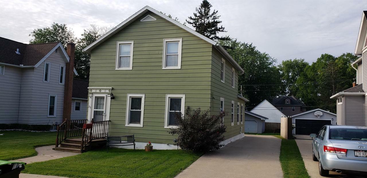 Property Photo:  213 4th St  WI 53916 