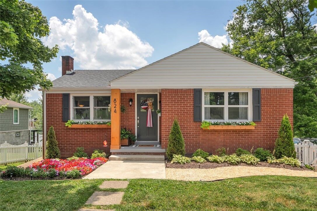 Property Photo:  824 E Beall Ave  PA 15301 