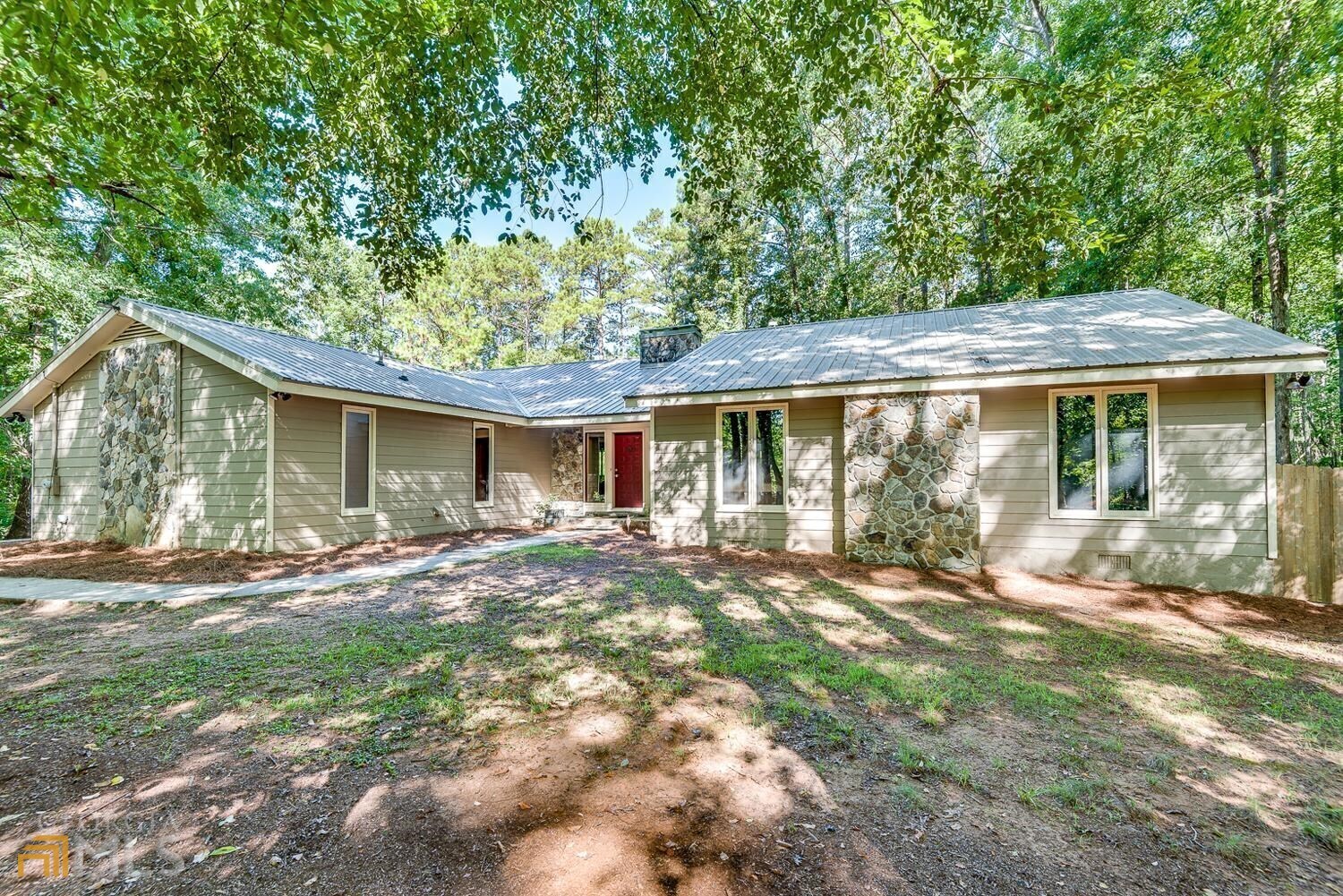 Property Photo: 190 Teepee Trail GA 30185