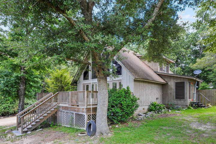 6670 Ahekolo Circle  Diamondhead MS 39525 photo