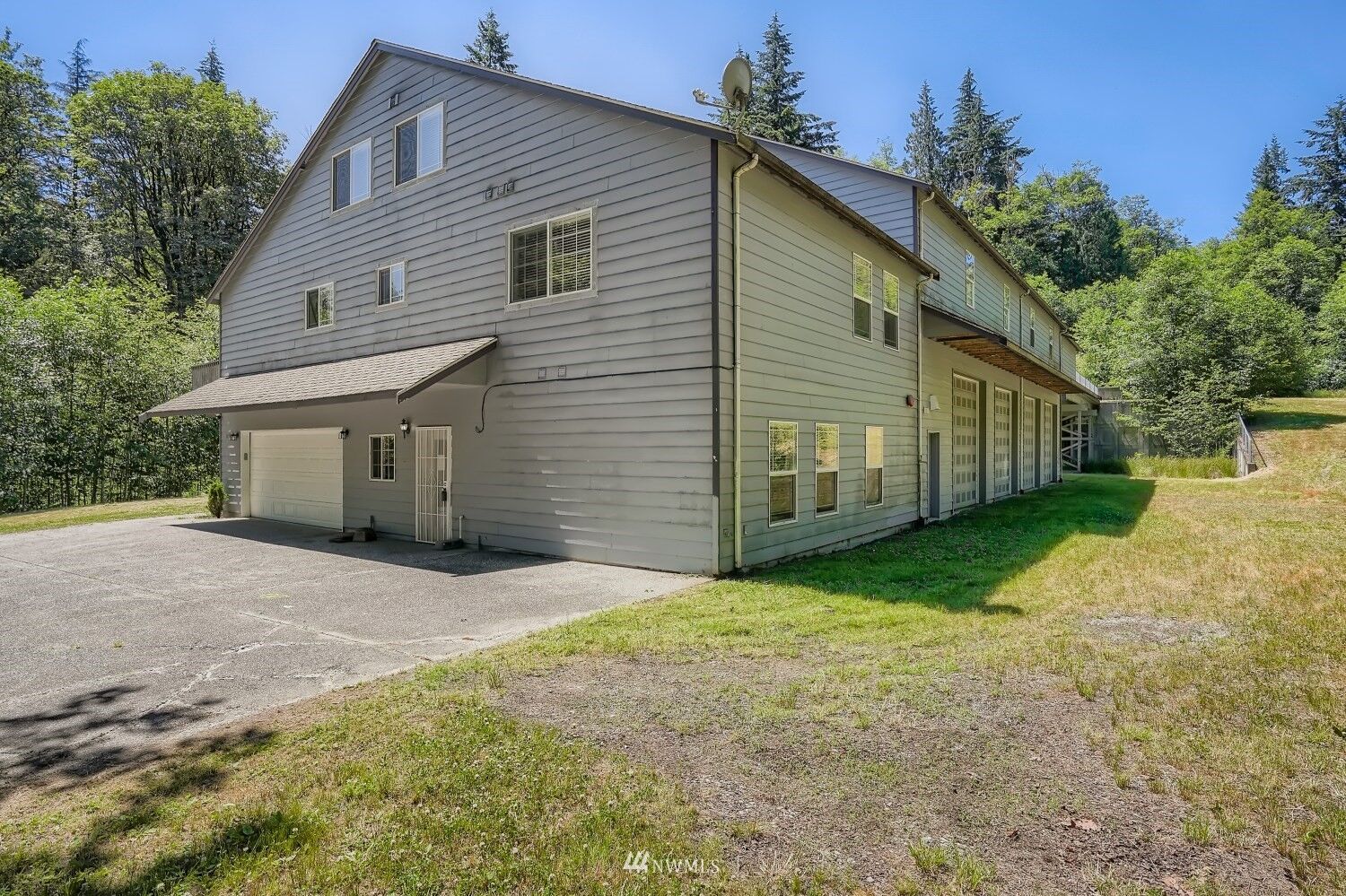 Property Photo:  11212 198th Avenue SE  WA 98027 