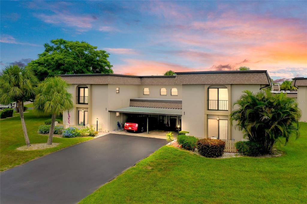 Property Photo: 1724 Lakeside Drive FL 34293