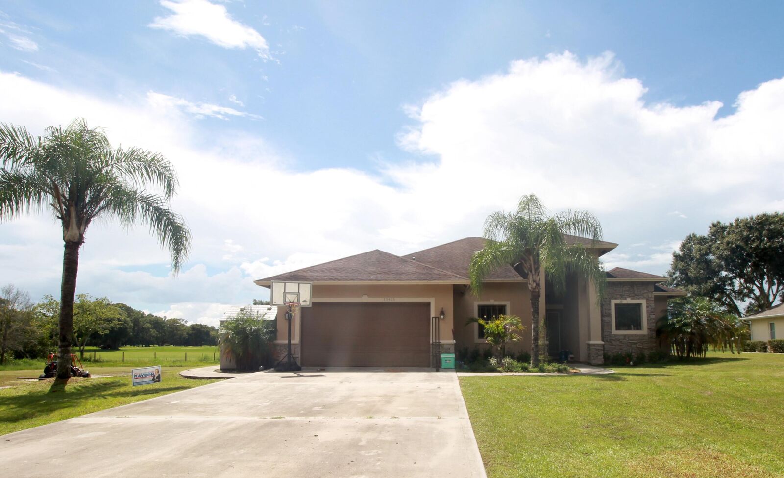 Property Photo:  13415 NE 7th Terrace  FL 34972 