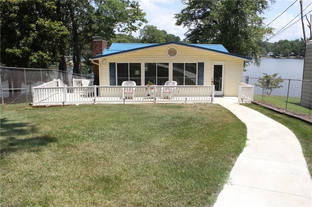 Property Photo:  543 Riverside Drive  NC 27292 