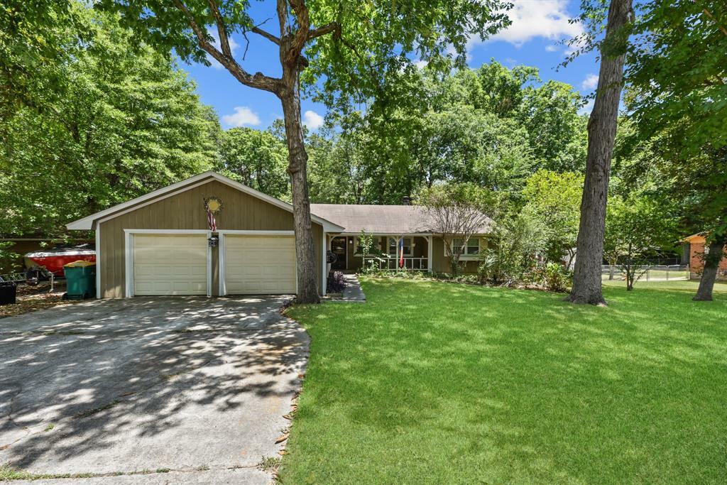 Property Photo:  204 Valley Drive  TX 77303 