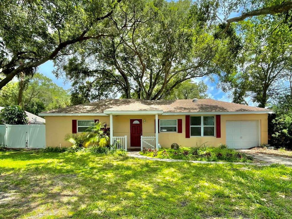 Property Photo:  3903 W Mullen Avenue  FL 33609 