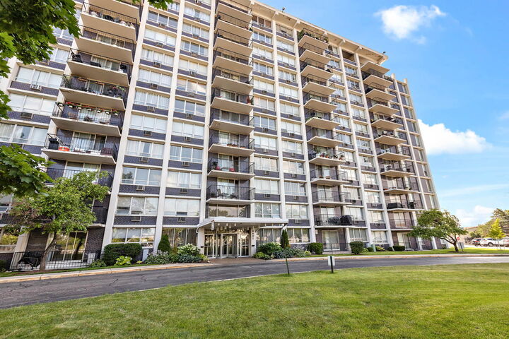 8801 W Golf Road 3B  Niles IL 60714 photo