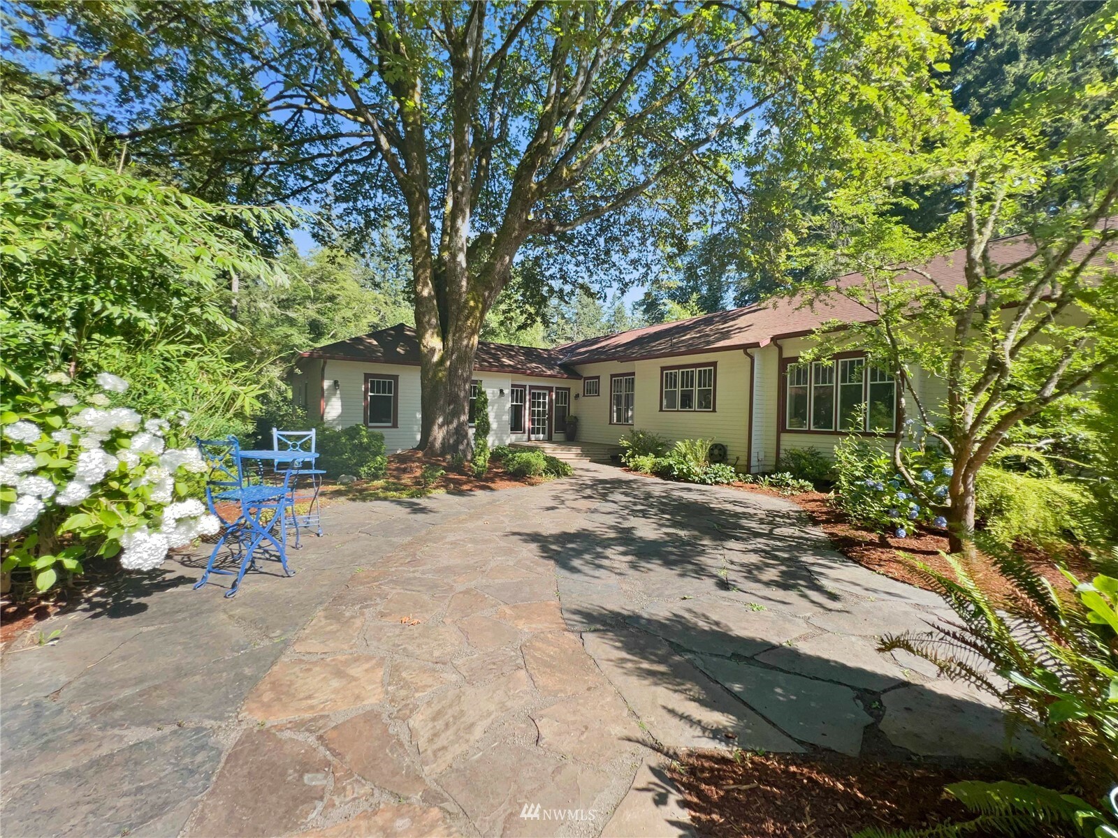 Property Photo: 14062 Henderson Road NE WA 98110