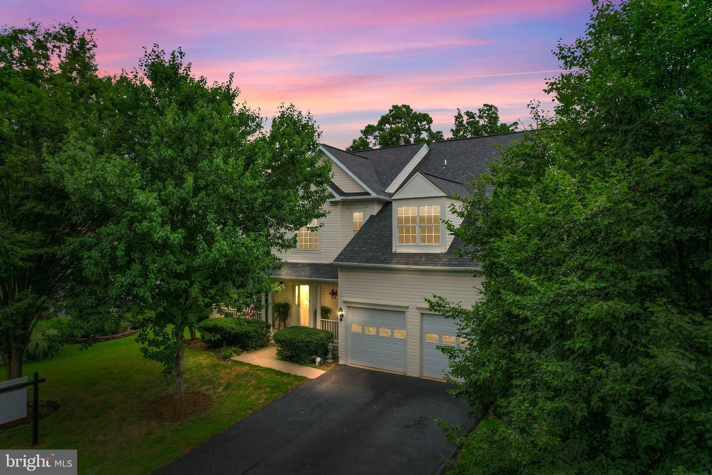 Property Photo:  832 Macalister Drive SE  VA 20175 