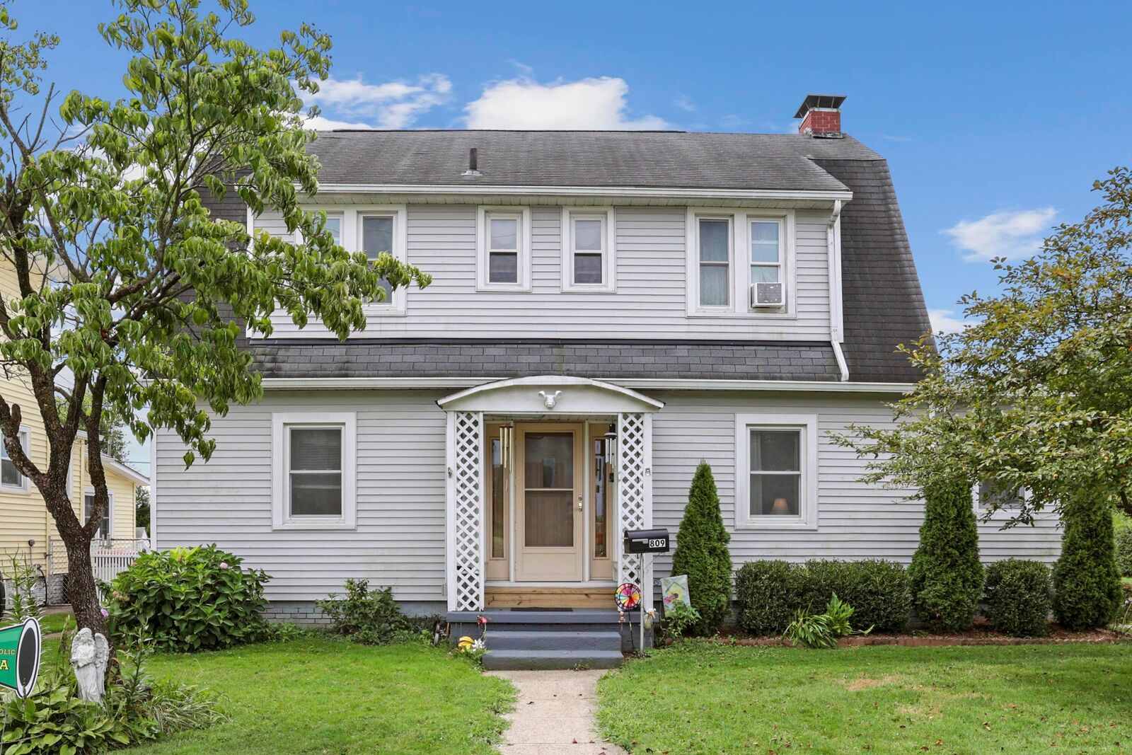 Property Photo:  809 W Main Street  OH 43055 