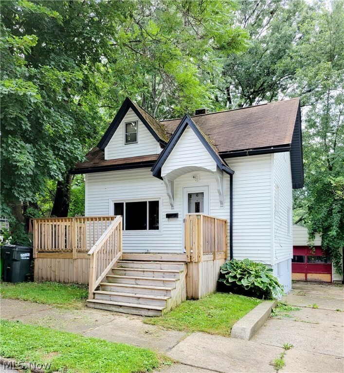 Property Photo: 262 3rd Street OH 44203