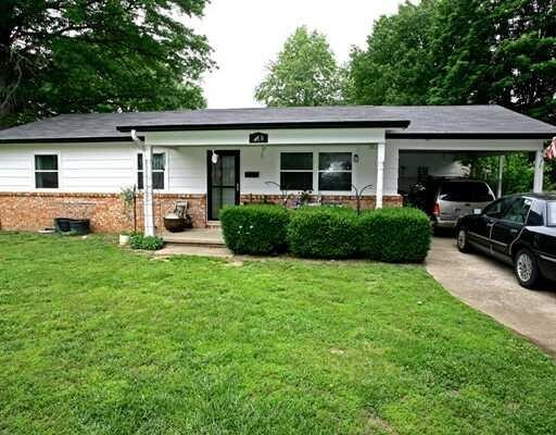 Property Photo:  810 NW 11th Street  AR 72712 